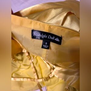 yellow flowy maxi dress! belle of the ball!